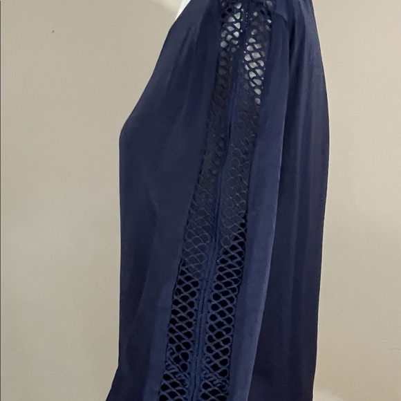 Elsie & Zoey sz s/m top silky feel in navy - Picture 3 of 13